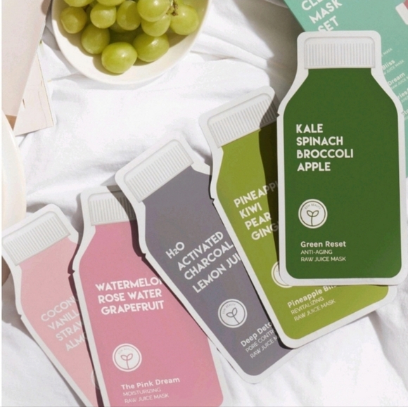 Strawberries & Cream Soothing raw juice mask - Picture 7 of 7